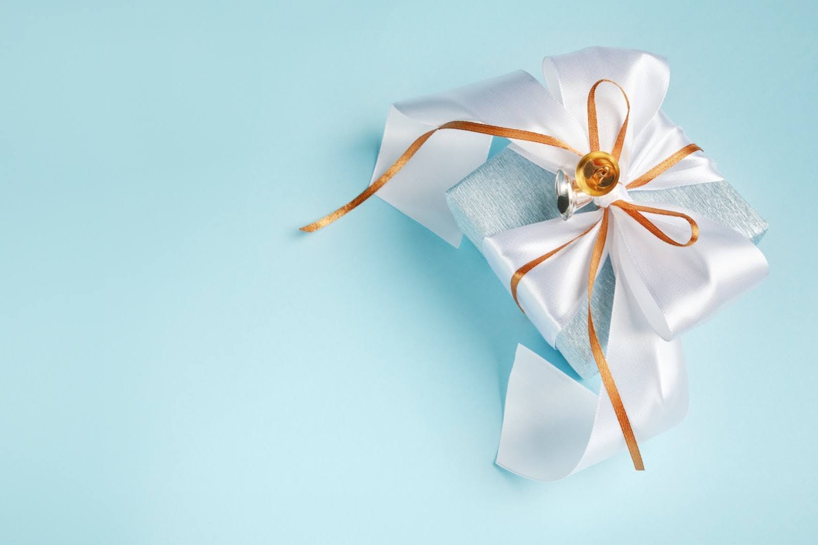 Wired ribbon flowers for crafting projects