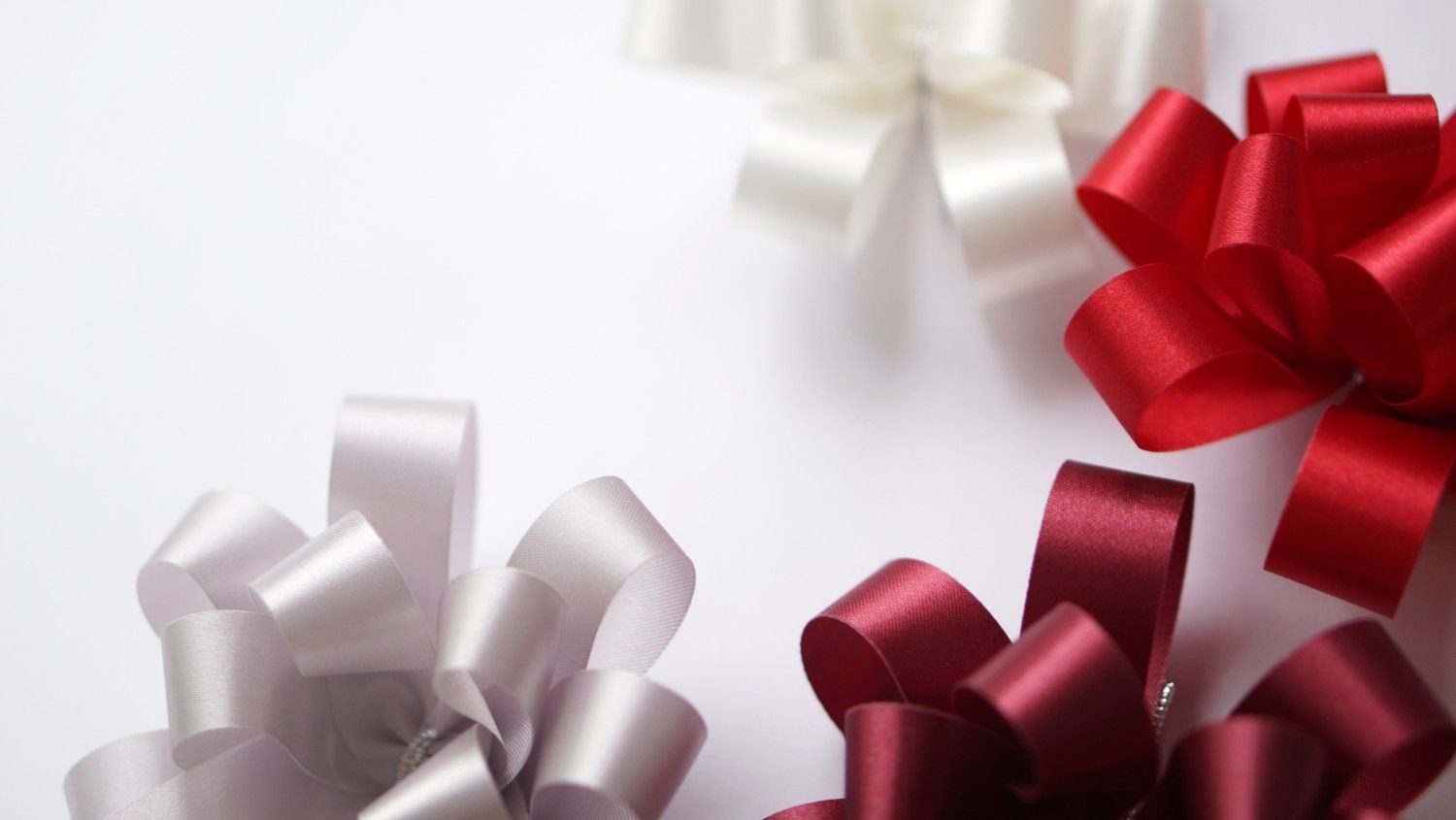 Luxury packaging with nylon satin ribbon in Singapore for premium branded gifts
